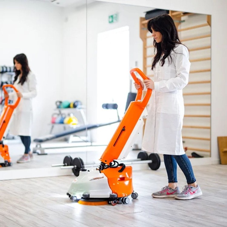 maszyna-czyszczaca-szorowarka-do-podlog-willmop-50-tsm (4).jpg