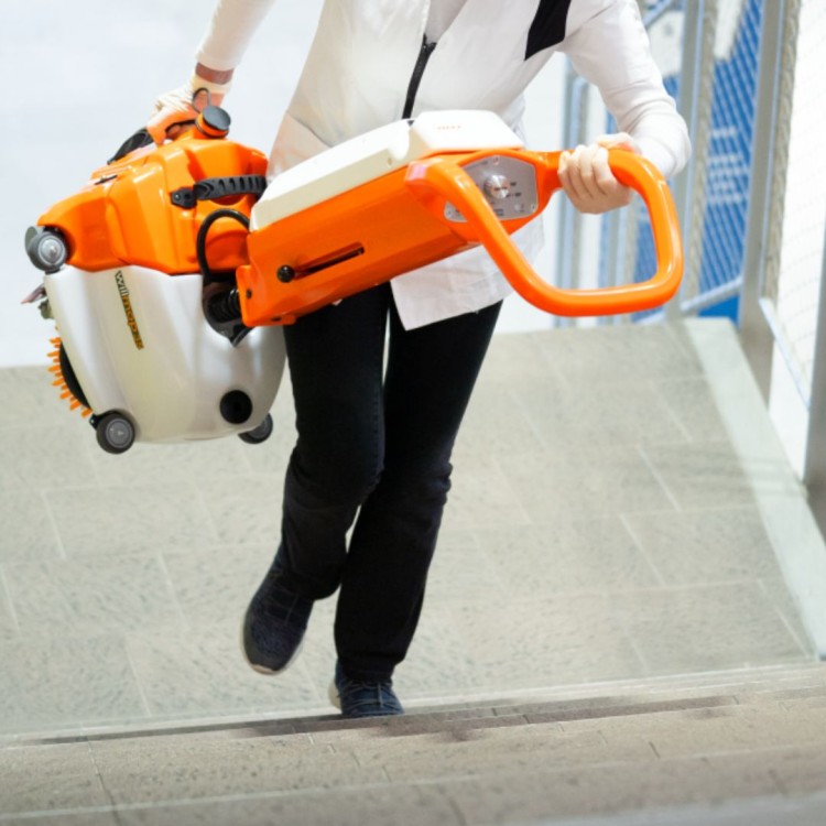 maszyna-czyszczaca-szorowarka-do-podlog-willmop-50-tsm (7).jpg