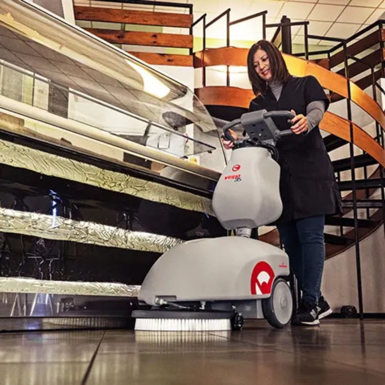 bateryjna-maszyna-czyszczaca-do-podlog-vispa-35-b-comac (2).jpg