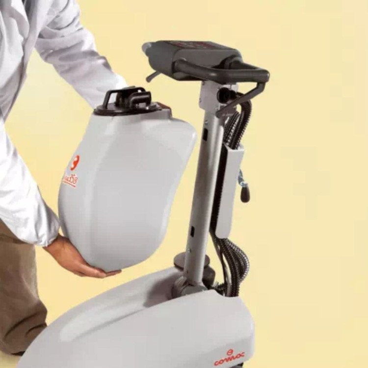 bateryjna-maszyna-czyszczaca-do-podlog-vispa-35-b-comac (5).jpg