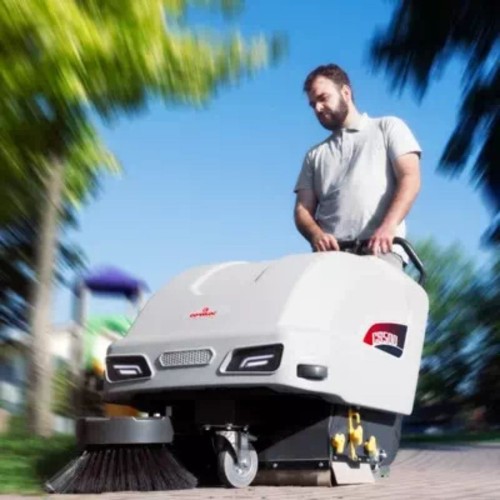 profesjonalna-zamiatarka-bateryjna-sc500-comac (4).jpg